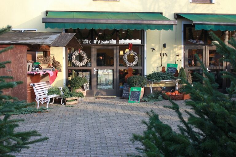 Weihnachtlicher Hofladen auf dem Bauernhof in Mülheim